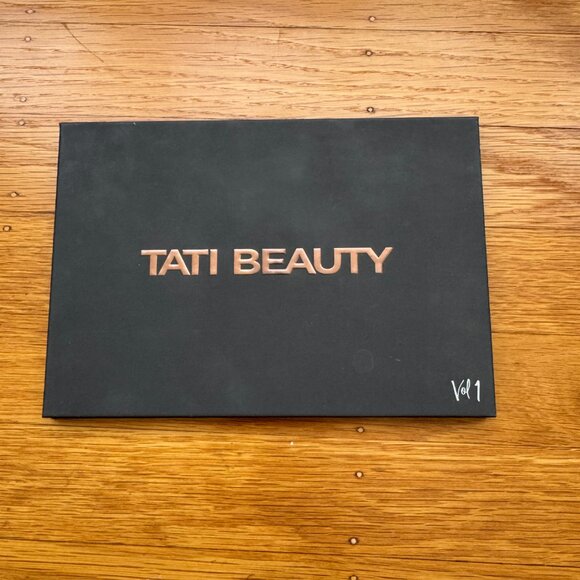 Used Tati Beauty Vol 1 Eyeshadow Palette - Picture 4 of 5